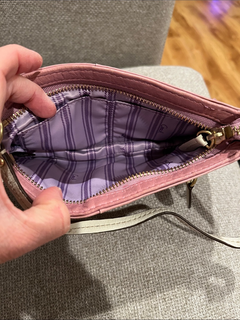 Coach leather purse  *please read description and look at pictures* - Picture 3 of 12